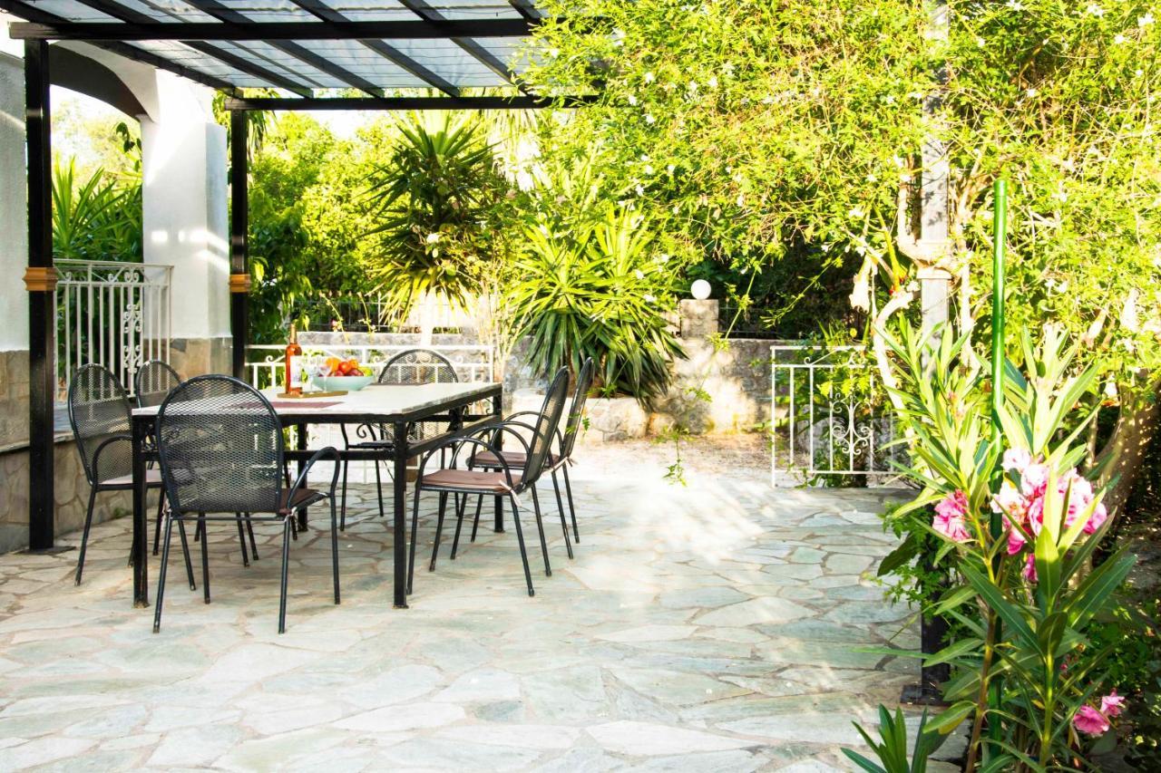 Villa Eros Vatos Ngoại thất bức ảnh